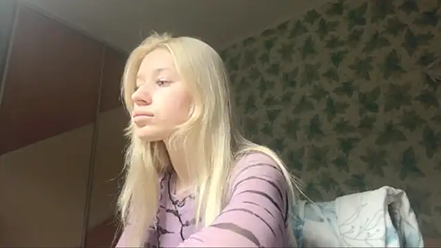Barbie Blondie online show from 12-15-25, 07:20