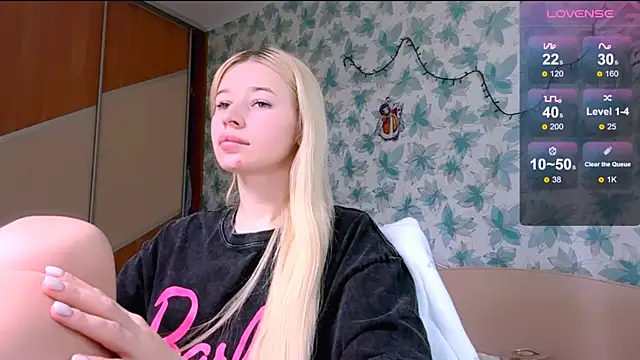 Snapshot of Barbie_Blondie chatting on 04-14-26, 11:48 Barbie Blondie online show from 04-14-26, 11:48
