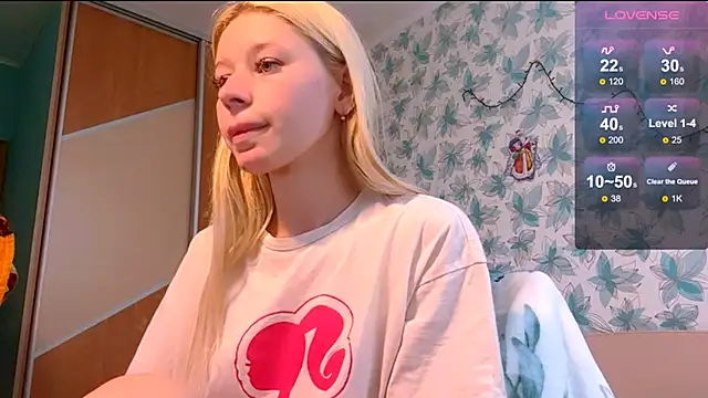 Snapshot of Barbie_Blondie chatting on 06-03-26, 02:29 Barbie Blondie online show from 06-03-26, 02:29