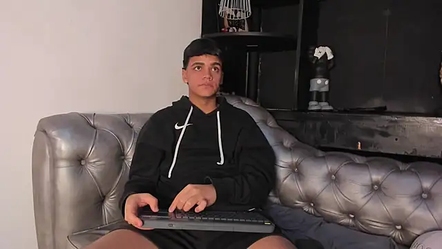 Isaac Collins  online show from 11-29-25, 08:53