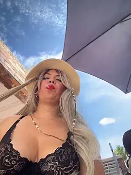 IsaSantoDomingo online show from 12-04-25, 02:27