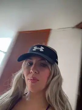 IsaSantoDomingo online show from 11-27-25, 02:17