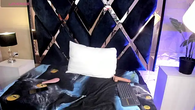 valentina lenoxx online show from 12-13-25, 08:04