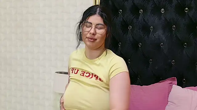 Snapshot of MegaBoobsDeee chatting on 01-06-26, 08:18 MegaBoobsDeee online show from 01-06-26, 08:18