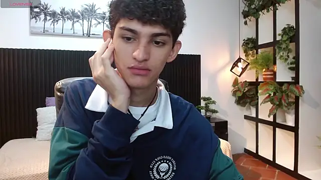 Michaelkoiv online show from 12-22-25, 12:38