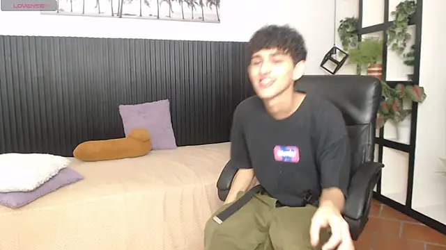 Michaelkoiv online show from 12-21-25, 12:40