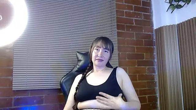 tiffanyrose03 online show from 11-28-25, 01:44