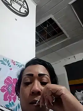 Snapshot of KarolWest_ chatting on 12-18-25, 01:00 KarolWest online show from 12-18-25, 01:00