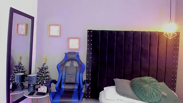 Snapshot of Bryan_robayo5 chatting on 12-20-25, 11:35 Bryan robayo5 online show from 12-20-25, 11:35