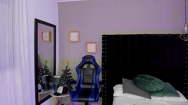 Snapshot of Bryan_robayo5 chatting on 12-17-25, 11:26 Bryan robayo5 online show from 12-17-25, 11:26