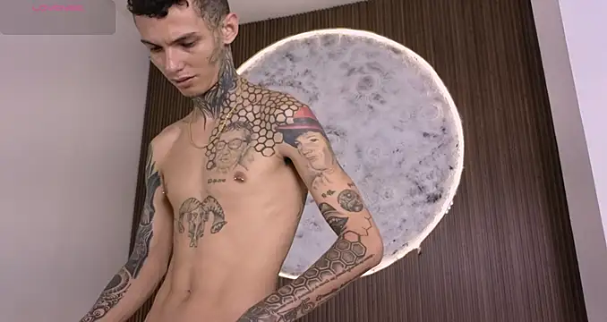 Paulo 527 online show from 04-12-26, 03:54