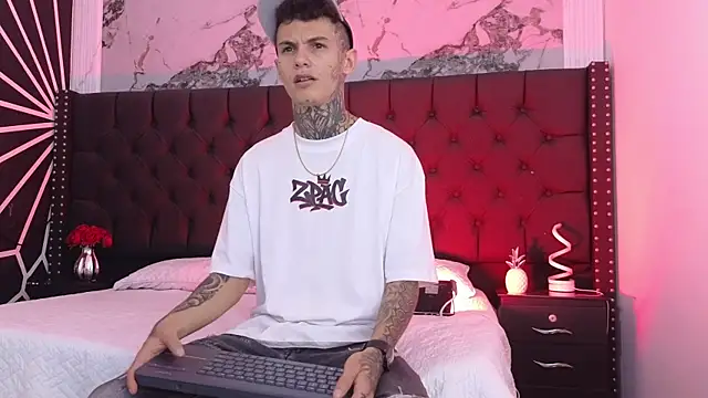 Paulo 527 online show from 07-06-26, 04:19
