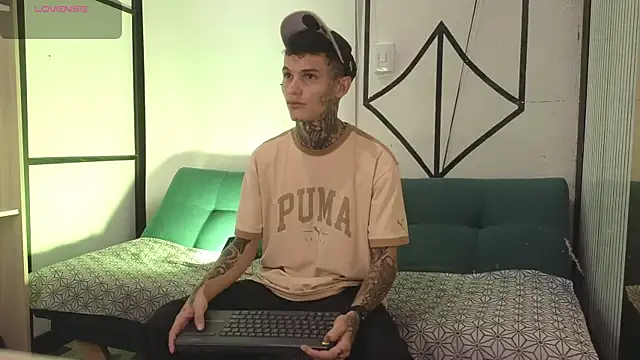 Paulo 527 online show from 07-11-26, 05:41