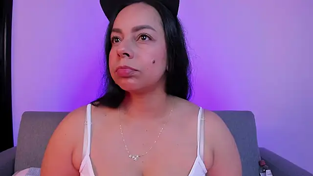 jimena chic1 online show from 05-18-26, 10:25