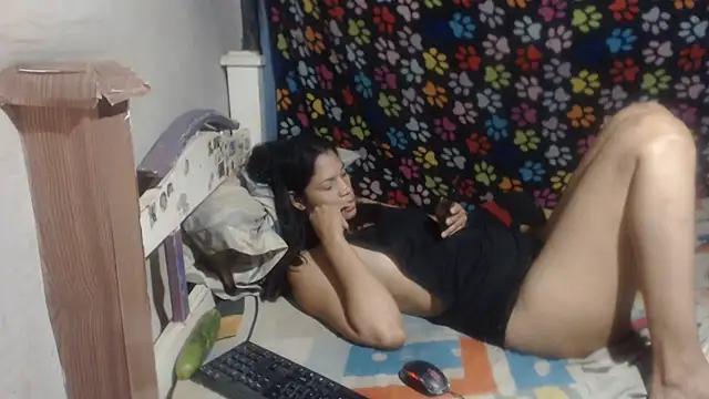 Snapshot of ELIZABET2- chatting on 05-31-26, 12:05 ELIZABET2- online show from 05-31-26, 12:05