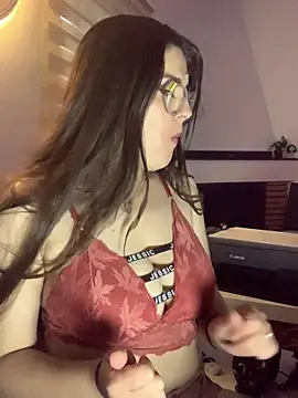 Snapshot of Scarletts_Boobs chatting on 01-06-26, 10:14 Scarletts Boobs online show from 01-06-26, 10:14