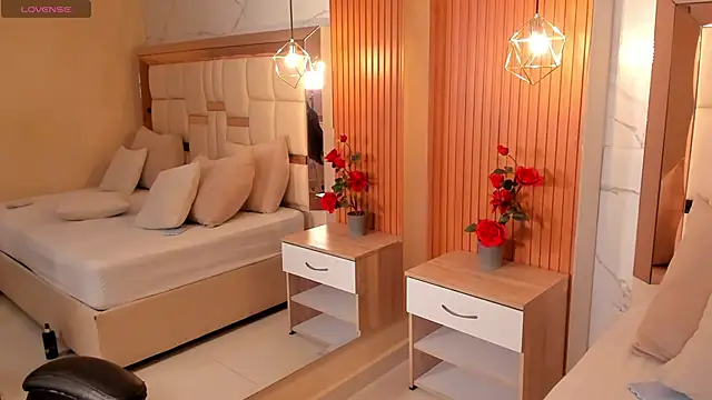 samantha quinnn online show from 12-22-25, 08:47