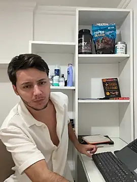 Snapshot of RicoValen chatting on 02-20-26, 01:13 RicoValen online show from 02-20-26, 01:13