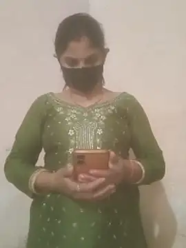 Pooja bhabhi00 online show from 12-04-25, 09:19