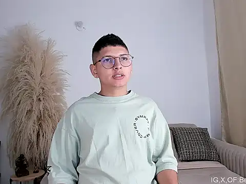 Juan belmont online show from 04-23-26, 02:29