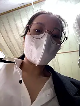 Snapshot of rose2111 chatting on 01-13-26, 03:32 rose2111 online show from 01-13-26, 03:32