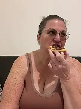 bea french curvy online show from 01-12-26, 06:31