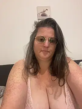 bea french curvy online show from 04-22-26, 08:48