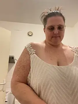 bea french curvy online show from 02-05-26, 09:10