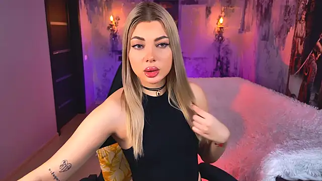 HyileyClark online show from 02-08-26, 05:16