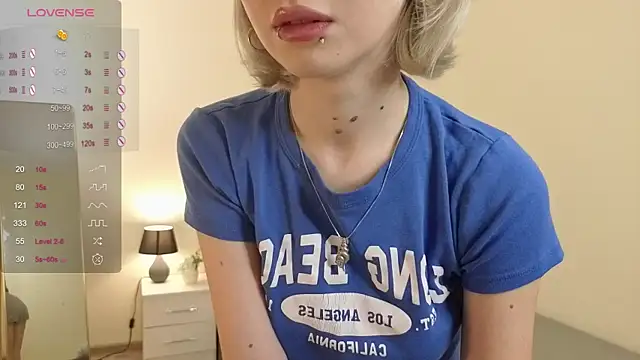 Snapshot of ember_graws chatting on 12-05-25, 08:13 ember graws online show from 12-05-25, 08:13