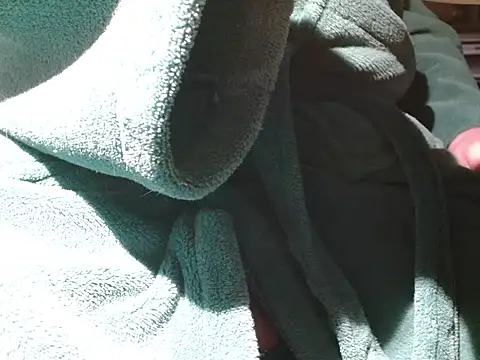 Snapshot of your_tipie chatting on 12-04-25, 08:19 your tipie online show from 12-04-25, 08:19