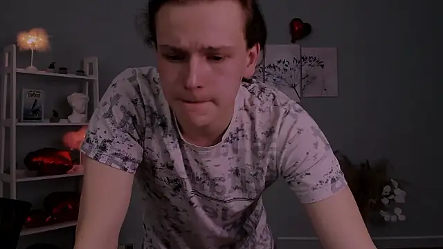 Snapshot of leo_void chatting on 02-19-26, 08:06 leo void online show from 02-19-26, 08:06