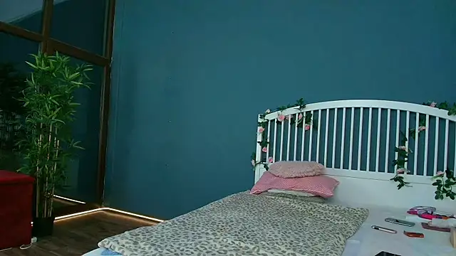 Cougar Milff online show from 06-18-26, 08:03