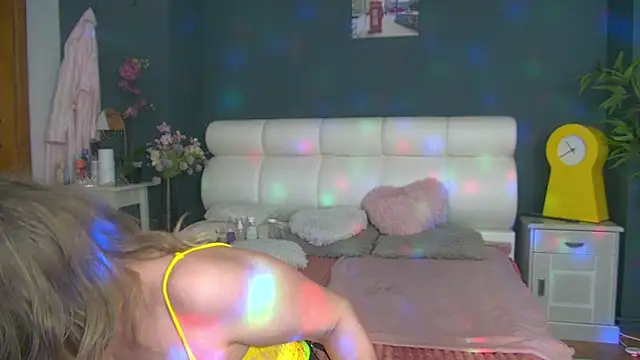 Cougar Milff online show from 05-06-26, 04:11