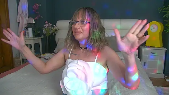Cougar Milff online show from 05-10-26, 03:58