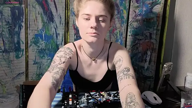 Adell Love online show from 05-27-26, 01:18