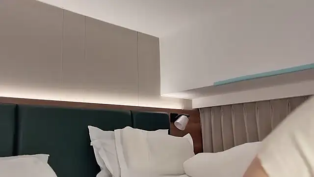 wanou33669 online show from 12-19-25, 12:18