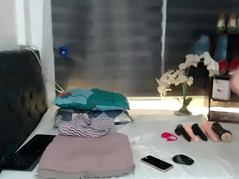 Snapshot of sylvannia_cumslut chatting on 02-07-26, 09:17 sylvannia cumslut online show from 02-07-26, 09:17