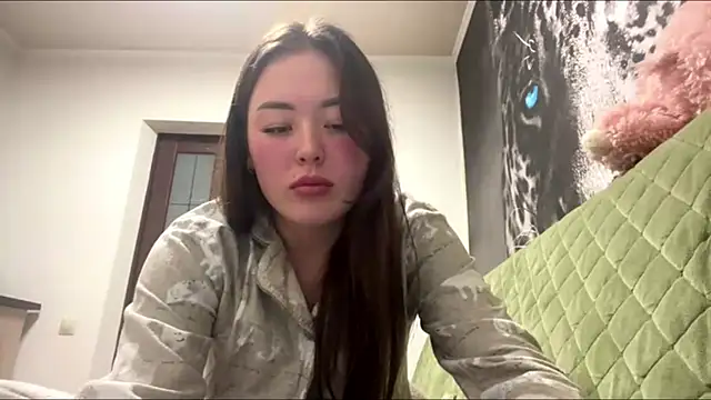 CurietHana1 online show from 12-20-25, 03:37