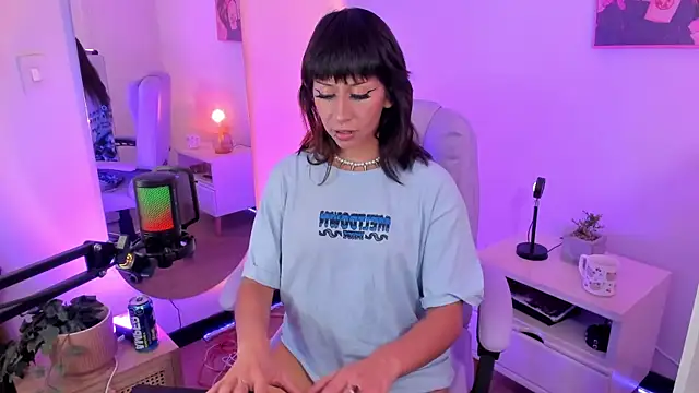 itsmroom  online show from 04-14-26, 05:45