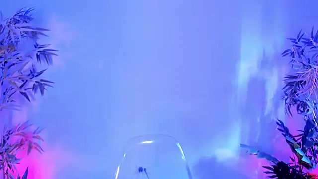 itsmroom  online show from 12-19-25, 01:24