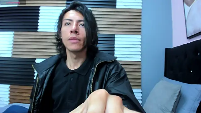 LiamShelby online show from 12-20-25, 02:47