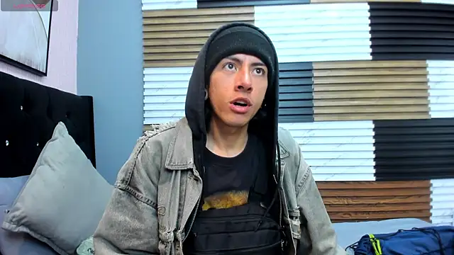 LiamShelby online show from 12-21-25, 03:19