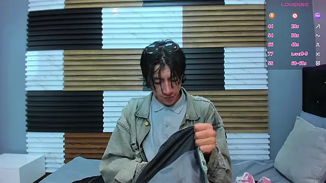 LiamShelby online show from 01-10-26, 03:24