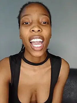 Snapshot of MsParisSmith chatting on 11-28-25, 11:27 MsParisSmith online show from 11-28-25, 11:27