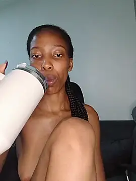 MsParisSmith online show from 02-15-26, 07:51