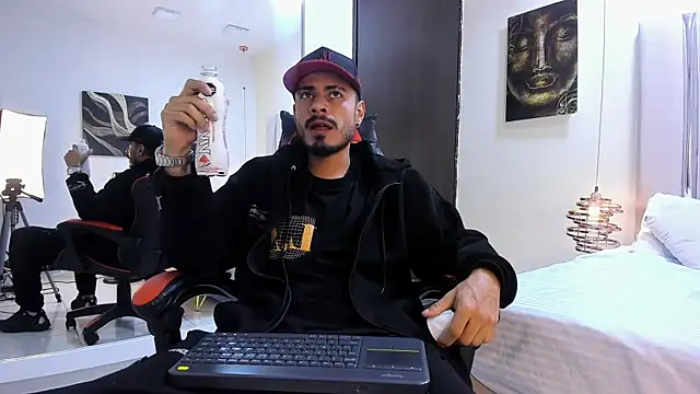 MatthewCullen online show from 04-12-26, 01:53