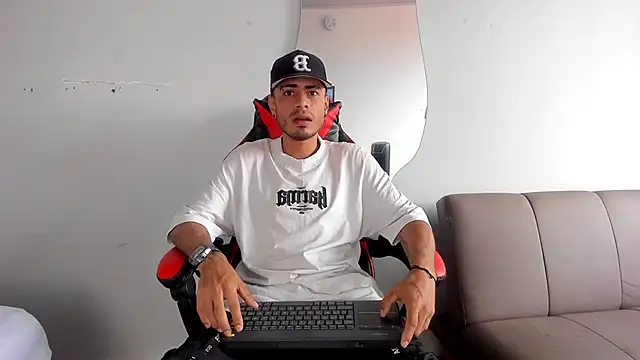 MatthewCullen online show from 12-18-25, 05:28