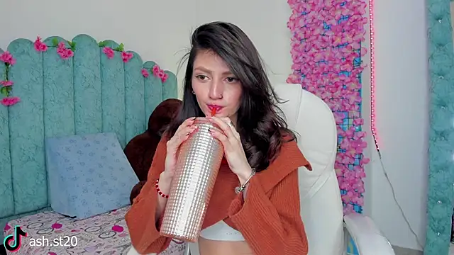 Ash 20  online show from 03-25-26, 05:45