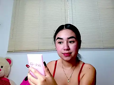 Snapshot of SiennaLorens chatting on 02-11-26, 02:06 SiennaLorens online show from 02-11-26, 02:06